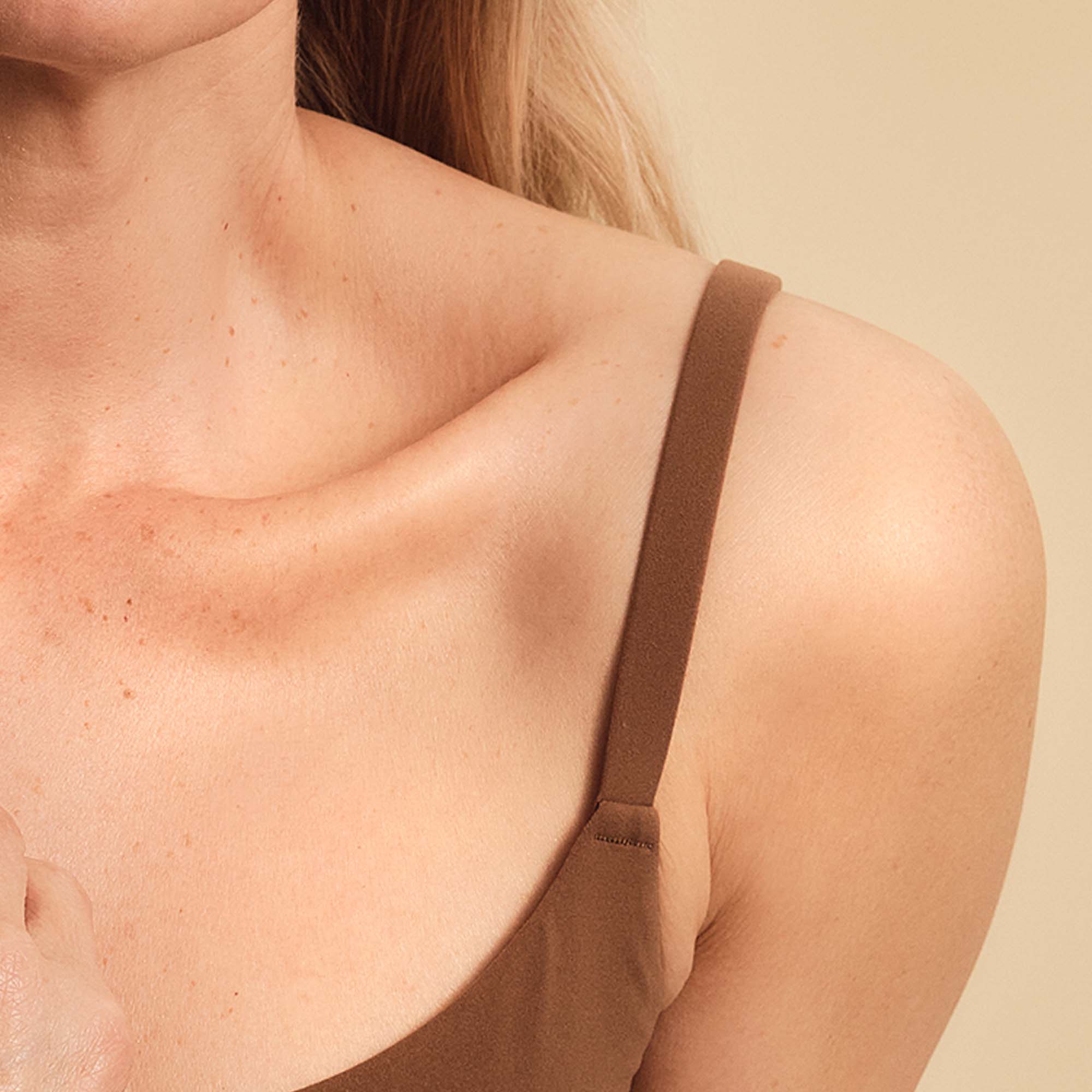 perfect cleavage & neck serum - Image 6